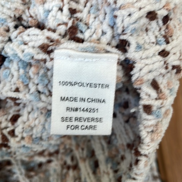 Jessica Simpson cropped sweater - Picture 3 of 4